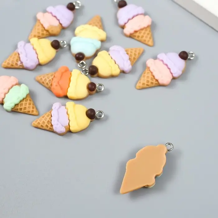 Декор для творчества пластик "Рожок мороженного с петелькой" МИКС 0,5х1,4х2,9 см