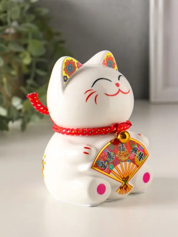 Копилка керамика "Кот Манэки-нэко с веером" 7,8х7,5х12,5 см