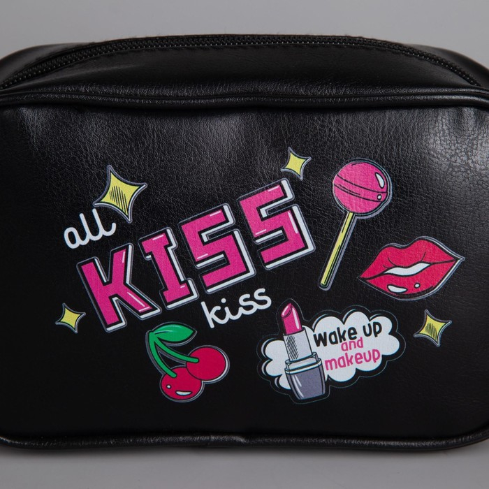 Сумка детская для девочки Kiss, искусственная кожа, на ремешке, чёрная, 18х6х11 см Сумка детская для девочки Kiss, искусственная кожа, на ремешке, чёрная, 18х6х11 см
