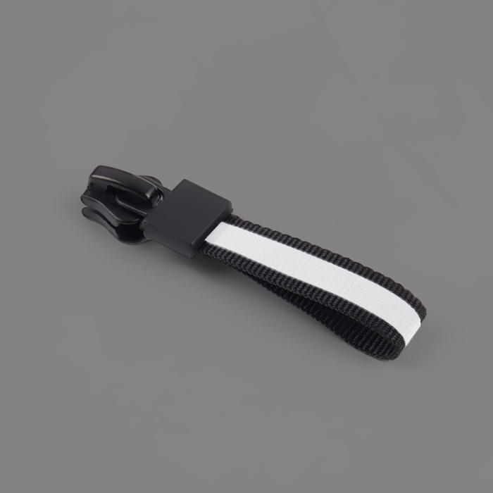 Бегунок автоматический светоотражающий для молнии «Трактор», №5, 10 шт, цвет чёрный Бегунок автоматический светоотражающий для молнии «Трактор», №5, 10 шт, цвет чёрный