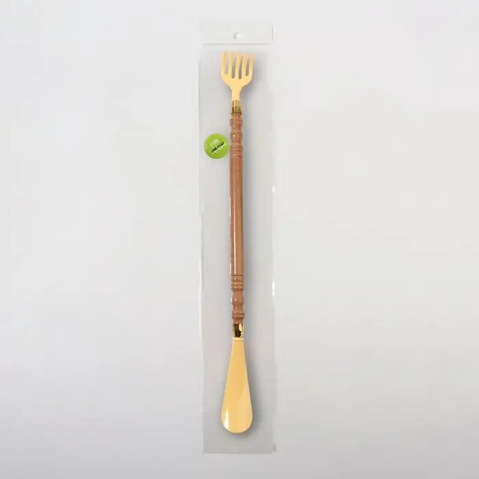 Массажёр - чесалка, универсальный, с ложкой, деревянный, 47&times;4&times;3 см, жёлтый