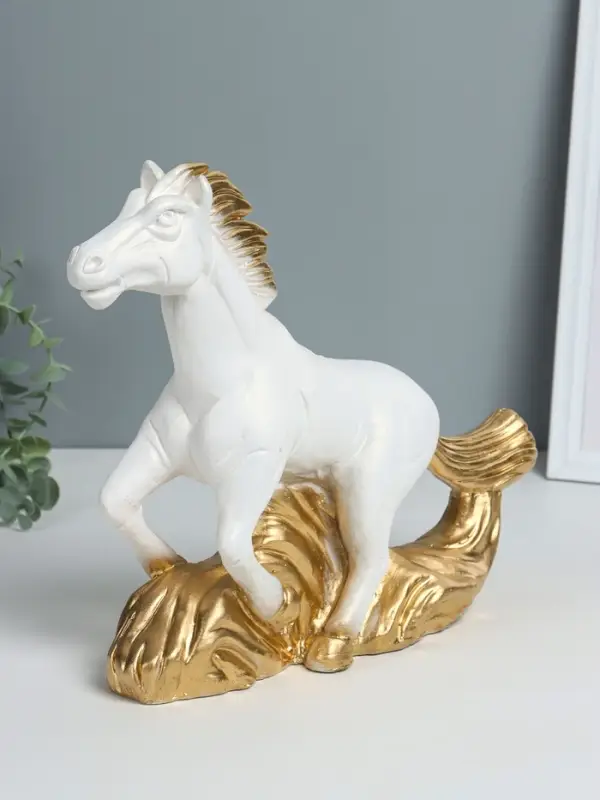 Копилка Копилка "Конь на ветру" 28х32х9,5 см, белый с золотом