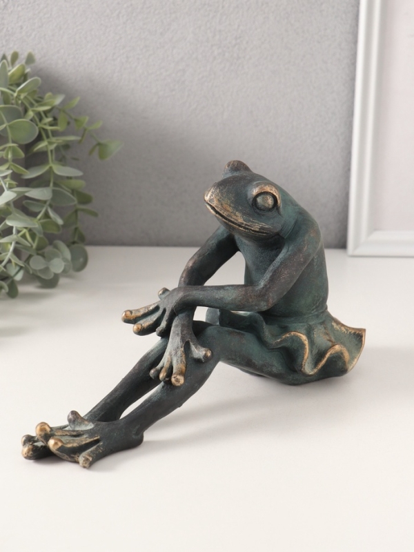 Сувенир полистоун Сувенир полистоун "Лягушка балерина" с золотой патиной 23х9,7х13,6 см