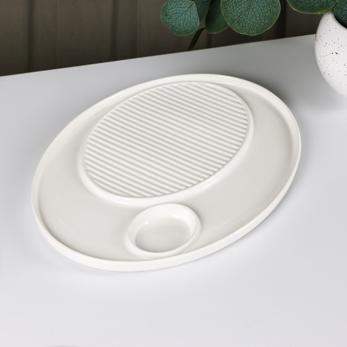 Блюдо фарфоровое с соусником Доляна, 30×22,5 см, цвет белый Блюдо фарфоровое с соусником Доляна, 30×22,5 см, цвет белый