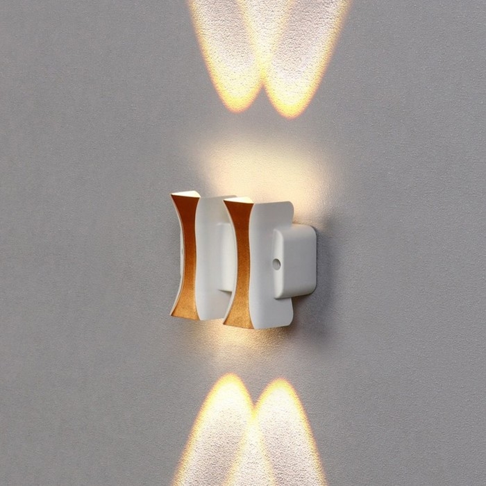 Светильник фасадный «Элегант», FSD-043, 4 Вт, 3000К, 2 луча, IP65, 220 В, пластик, белый Светильник фасадный «Элегант», FSD-043, 4 Вт, 3000К, 2 луча, IP65, 220 В, пластик, белый