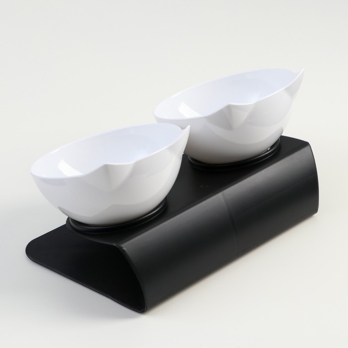 Миски пластиковые на чёрной подставке 27,5 х 14 х 15 см белые Миски пластиковые на чёрной подставке 27,5 х 14 х 15 см белые