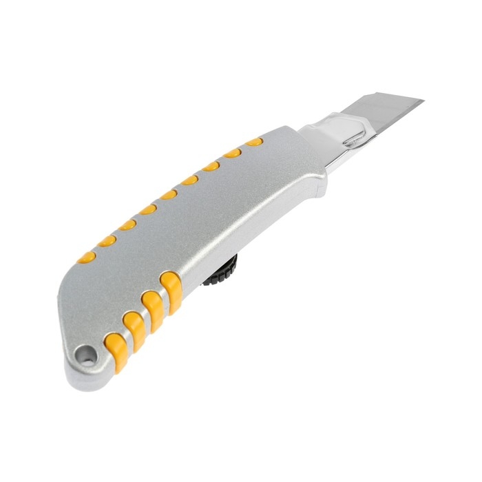 Нож универсальный ТУНДРА, прорезиненный металлический корпус, винтовой фиксатор, 18 мм Нож универсальный ТУНДРА, прорезиненный металлический корпус, винтовой фиксатор, 18 мм