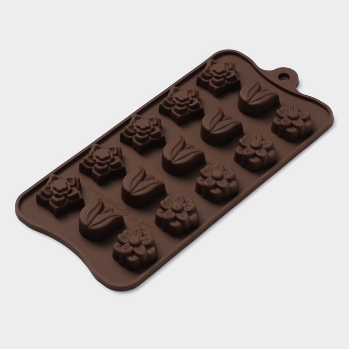 Форма для конфет и шоколада Доляна «Поляна», силикон, 20,5×10,5×1,5 см, 15 ячеек (2,3×2,3 см), цвет коричневый