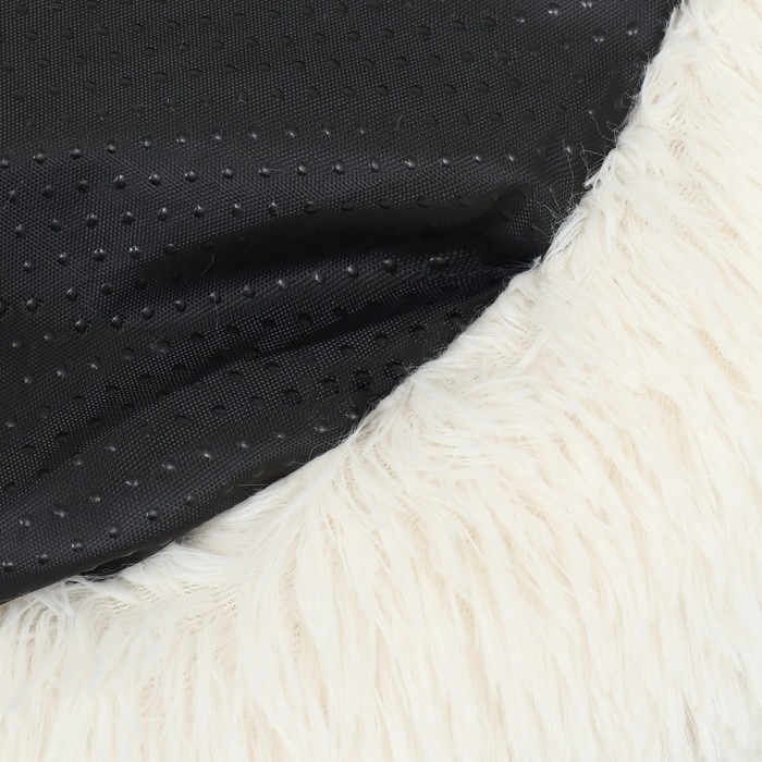 Лежанка для собак и кошек, длинный мех, 45 х 35 х 11 см, молочная Лежанка для собак и кошек, длинный мех, 45 х 35 х 11 см, молочная