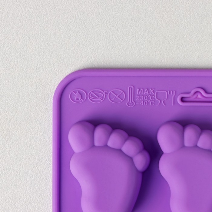 Форма для конфет и шоколада Доляна «Следопыт», силикон, 22×10×1,8 см, 15 ячеек (3,6×2,7 см), цвет МИКС Форма для конфет и шоколада Доляна «Следопыт», силикон, 22×10×1,8 см, 15 ячеек (3,6×2,7 см), цвет МИКС