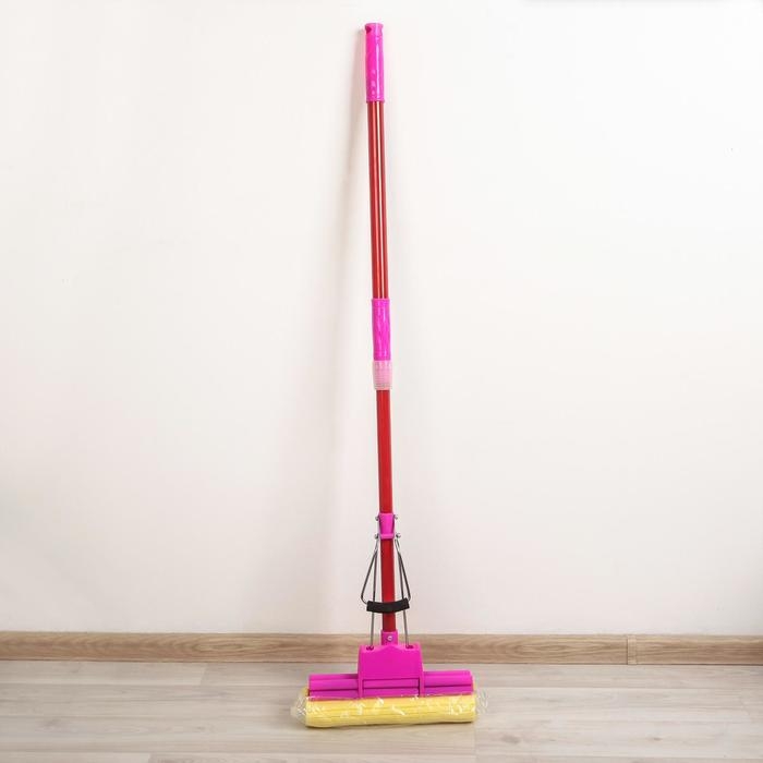 Швабра для мытья пола с двойным роликовым отжимом Доляна, насадка ПВА 28×6 см, телескопическая ручка 96-119 см, цвет МИКС Швабра для мытья пола с двойным роликовым отжимом Доляна, насадка ПВА 28×6 см, телескопическая ручка 96-119 см, цвет МИКС