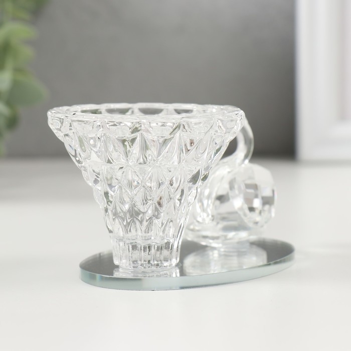 Подсвечник стекло на 1 свечу d=4 см Подсвечник стекло на 1 свечу d=4 см "Лебедь на пруду" 8,5х5,5х6 см