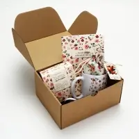 Гифтбокс с чаем, конфетами и еждневником "Цветочный паттерн"
