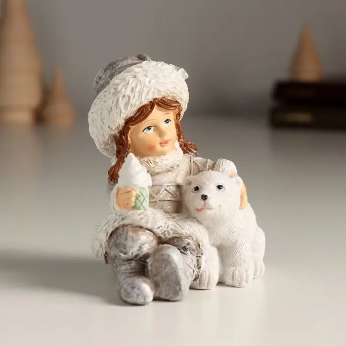 Фигурка полистоун &laquo;Малышка и её белый медвежонок&raquo;, 7.5&times;5.5&times;8 см