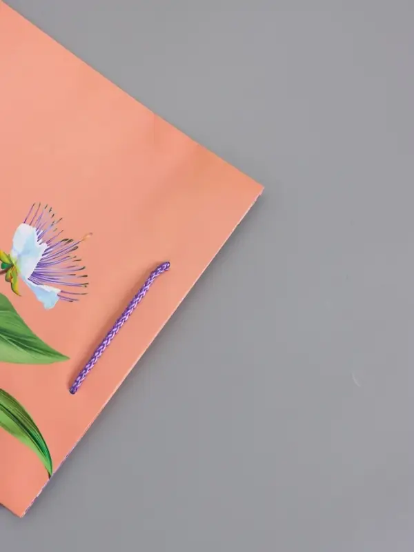 Пакет подарочный "Цветы эмоций" ламинированный 26 х 12 х 32 см