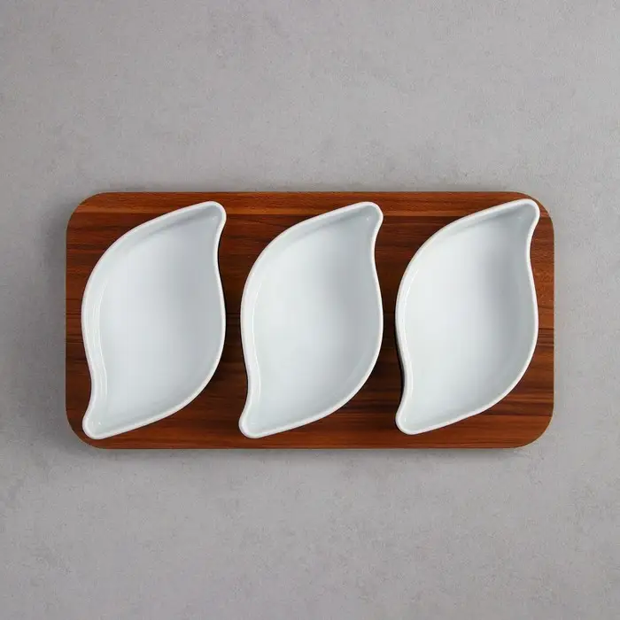 Блюдо «Королевское», фарфор, Иран Блюдо «Королевское», фарфор, Иран