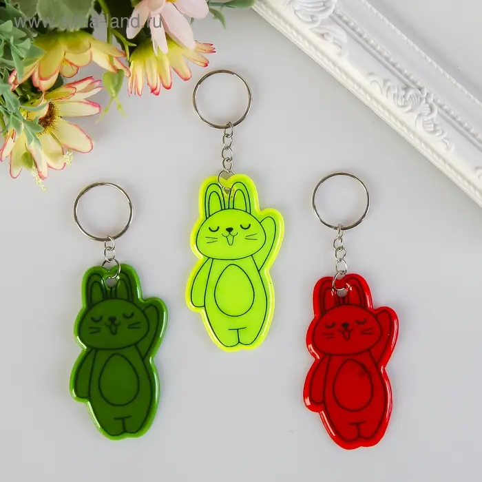 Брелок пластик светоотражающий Брелок пластик светоотражающий "Зайчик - Привет!" МИКС 6,7х4,1 см