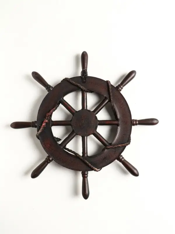 Штурвал интерьерный дерево Штурвал интерьерный дерево "Парусник и ракушки" красно-коричневый 33,5х33,5х3 см