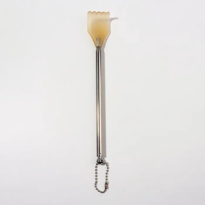 Массажёр - чесалка, с раздвижной ручкой, с подвесом, 20/42 см, жёлтый