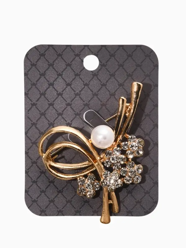 Брошь &laquo;Завиток&raquo;, с бусиной и цветами, белая в золоте