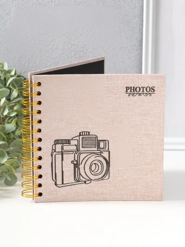 Фотоальбом 20 листов на спирали "Фотоаппарат. Беж" текстиль, чёрный картон 17,5х17,5 см