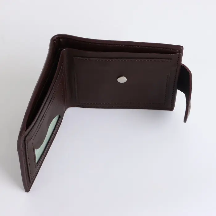 Портмоне мужское на магните, 2 отделения и отделение на молнии, коричневое