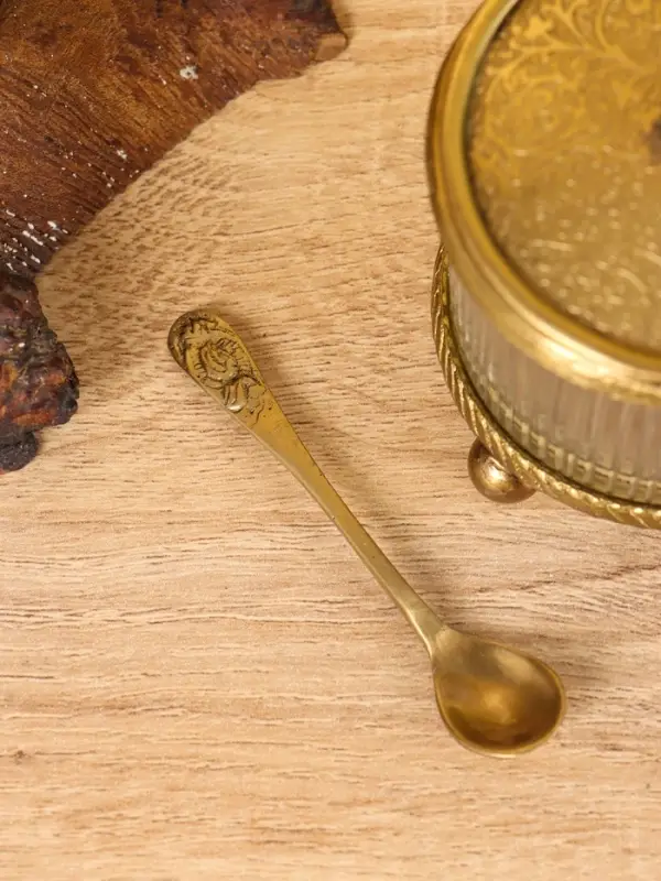 Сахарница с ложечкой «Сластёна», латунь, стекло, 7×7×7.6 см Сахарница с ложечкой «Сластёна», латунь, стекло, 7×7×7.6 см