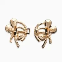 Зажим для кардигана "Ажур", капельки, цвет белый в золоте Зажим для кардигана "Ажур", капельки, цвет белый в золоте