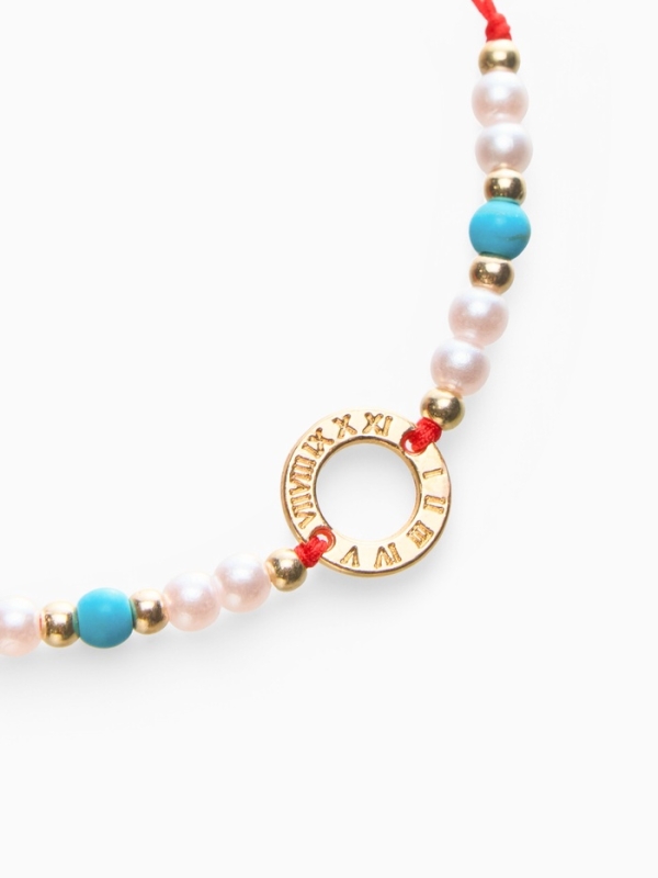 Браслет-оберег «Красная нить» женский, защита, кольцо мини, голубо-белый в золоте, d=6