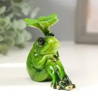 Фигурка полистоун &laquo;Лягушка с листочком&raquo;, 10&times;6&times;11 см, МИКС