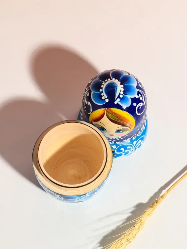 Матрешка дерево &laquo;Русская красота&raquo;, синий платок, 18 см, 5 кукольная, ручная роспись