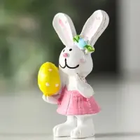Сувенир полистоун "Белый зайка с яйцом/букетом" МИКС 2,2х3х4,2 см Сувенир полистоун "Белый зайка с яйцом/букетом" МИКС 2,2х3х4,2 см