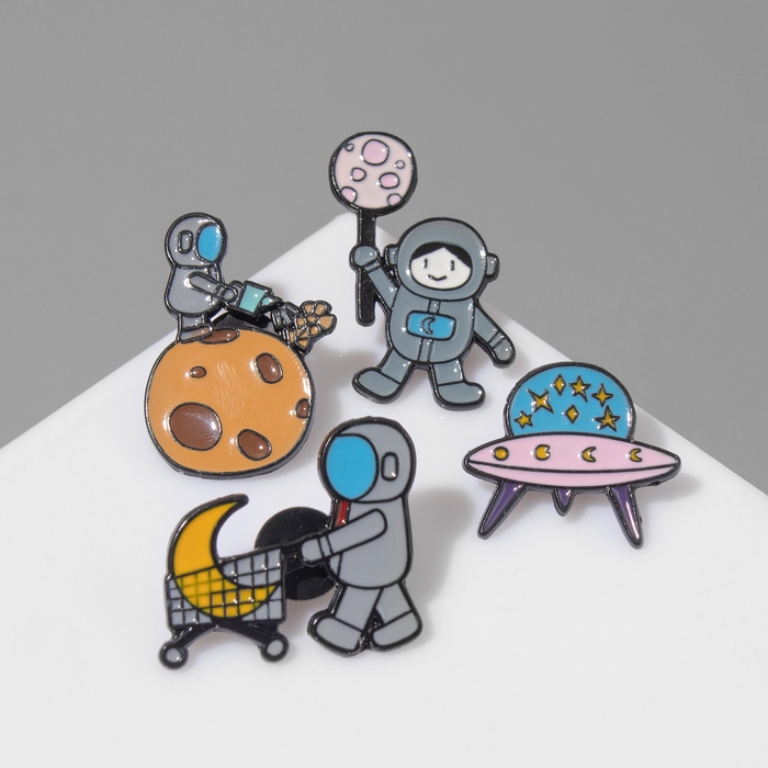 Набор значков (4шт) «Космос», цветные в чёрном металле Набор значков (4шт) «Космос», цветные в чёрном металле