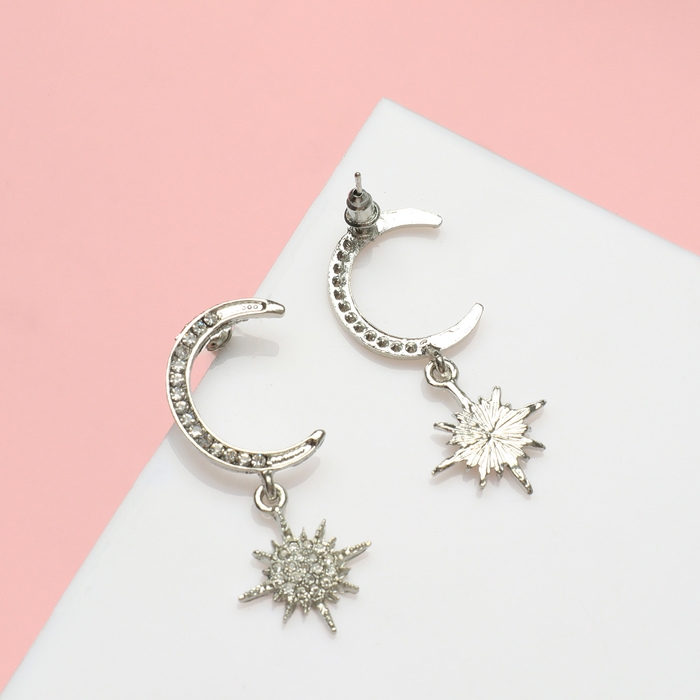 Серьги со стразами «Полумесяц и звезда» ослепительные, цвет белый в серебре