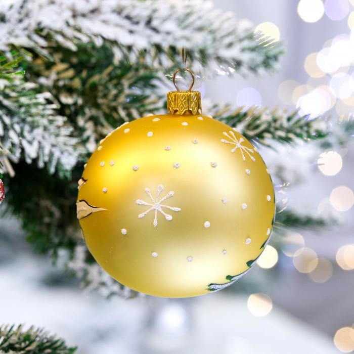 Ёлочная игрушка Шар «Дед Мороз в лесу», 80 мм, ручная роспись, стекло Ёлочная игрушка Шар «Дед Мороз в лесу», 80 мм, ручная роспись, стекло