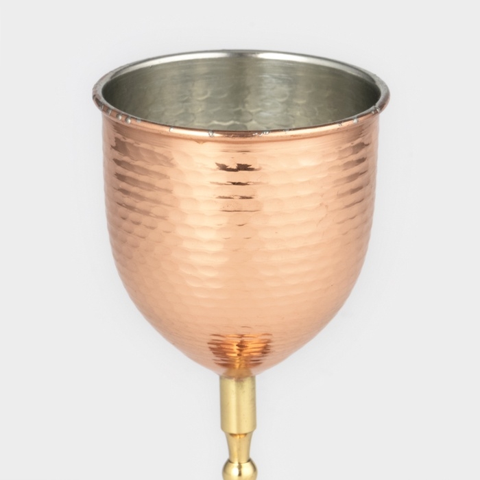 Бокал медный, 250 мл, d=7,5 см, h=15 см, чеканка, латунная ножка, 1 сорт Бокал медный, 250 мл, d=7,5 см, h=15 см, чеканка, латунная ножка, 1 сорт