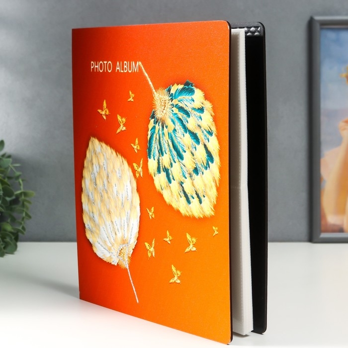 Фотоальбом на 100 фото 13х18 см Фотоальбом на 100 фото 13х18 см "Опахало из перьев и бабочки" в коробке, дерево 29,5х4х23 см 75755