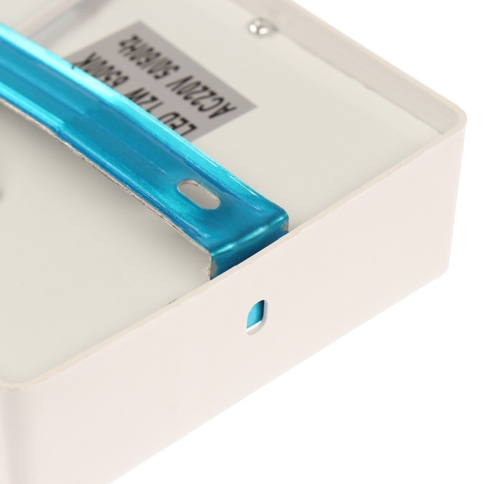 Накладной светодиодный светильник, 105х35 мм, 12 Вт,1080 Лм, 6500 К, квад. Накладной светодиодный светильник, 105х35 мм, 12 Вт,1080 Лм, 6500 К, квад.