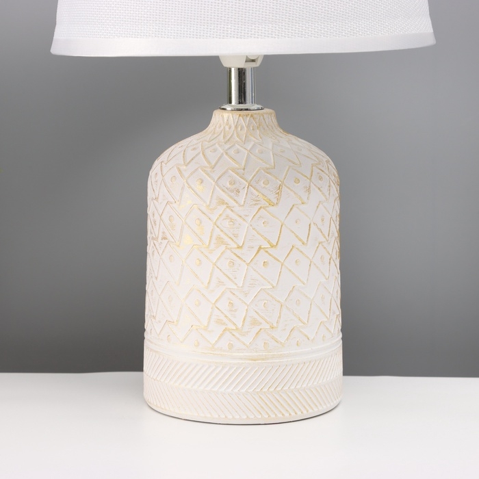 Лампа настольная Лампа настольная "Узор" 1х40Вт Е14 белый 20х20х34см
