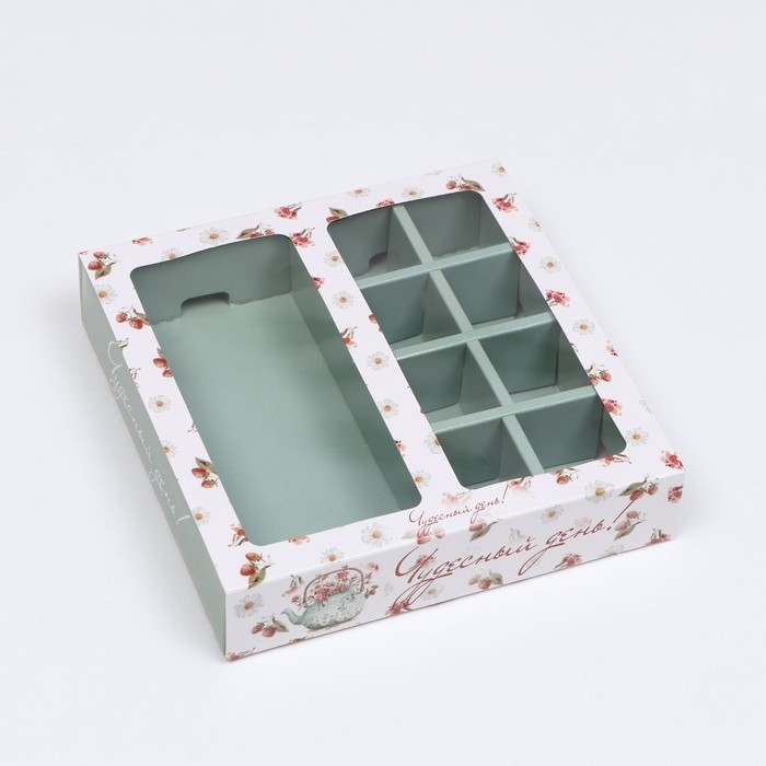 Коробка под 8 конфет + шоколад, с окном ,  Коробка под 8 конфет + шоколад, с окном , "Чайный букет", тиффани, 17,7 х 17,85 х 3,85 см