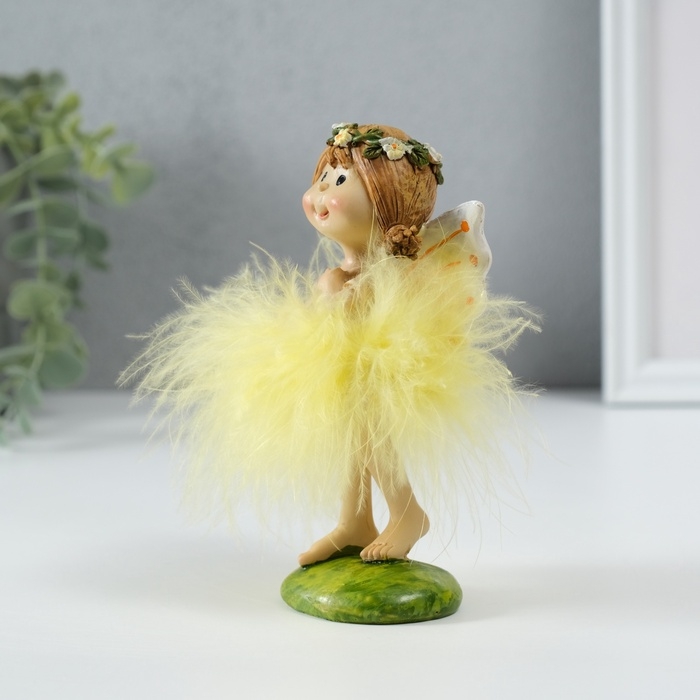 Сувенир полистоун  Сувенир полистоун "Малышка фея в жёлтом платье, с цветочком" 8х6х13 см