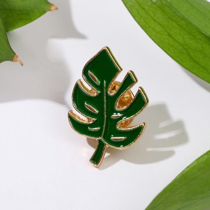 Значок «Лист монстеры», цвет зелёный в золоте Значок «Лист монстеры», цвет зелёный в золоте