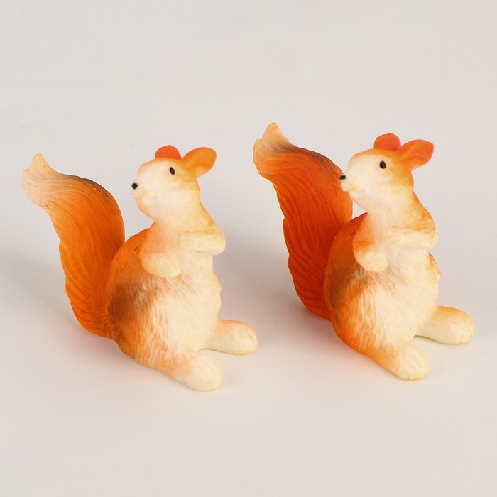 Миниатюра кукольная «Хитрая белочка», набор 2 шт., размер 1 шт. — 5 × 4 см