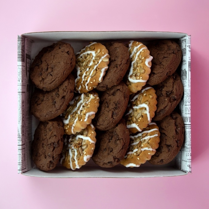 Коробка самосборная, крышка-дно, с окном, «Газета» 18 х 15 х 5 см Коробка самосборная, крышка-дно, с окном, «Газета» 18 х 15 х 5 см