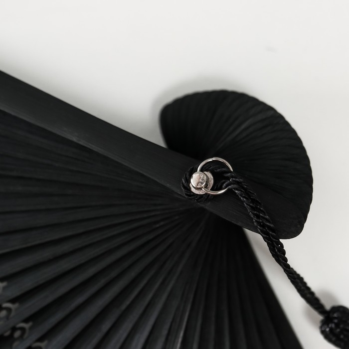 Веер бамбук, текстиль h=21 см  Веер бамбук, текстиль h=21 см "Красная сакура с птичками" белый, с кисточкой