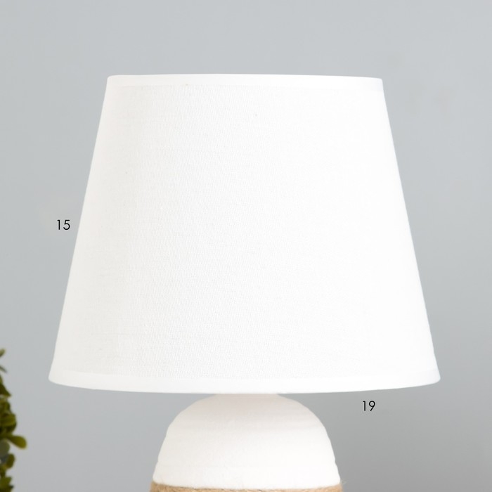 Настольная лампа Настольная лампа "Ренди" Е14 40Вт белый 20х20х32 см RISALUX