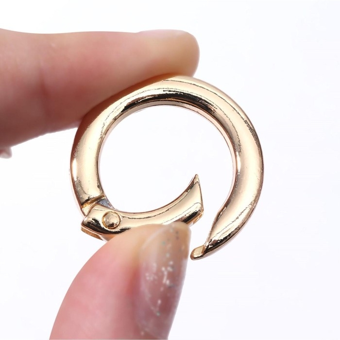 Кольцо-карабин плоский, d = 20/28 мм, толщина - 4 мм, 5 шт, цвет золотой Кольцо-карабин плоский, d = 20/28 мм, толщина - 4 мм, 5 шт, цвет золотой