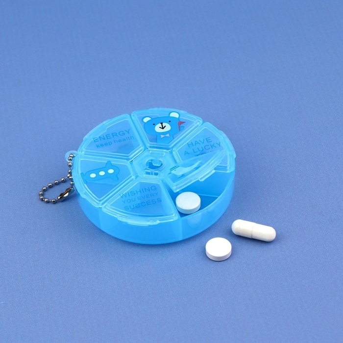 Таблетница, с цепочкой, d = 8 × 2 см, 6 секций, цвет голубой Таблетница, с цепочкой, d = 8 × 2 см, 6 секций, цвет голубой