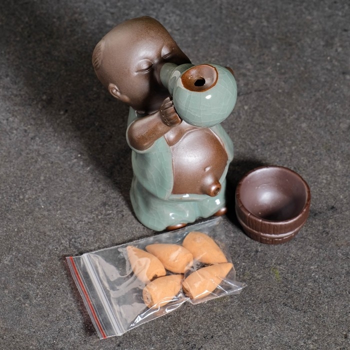 Подставка для благовоний Подставка для благовоний "Мальчик пьет" 13х8х9см