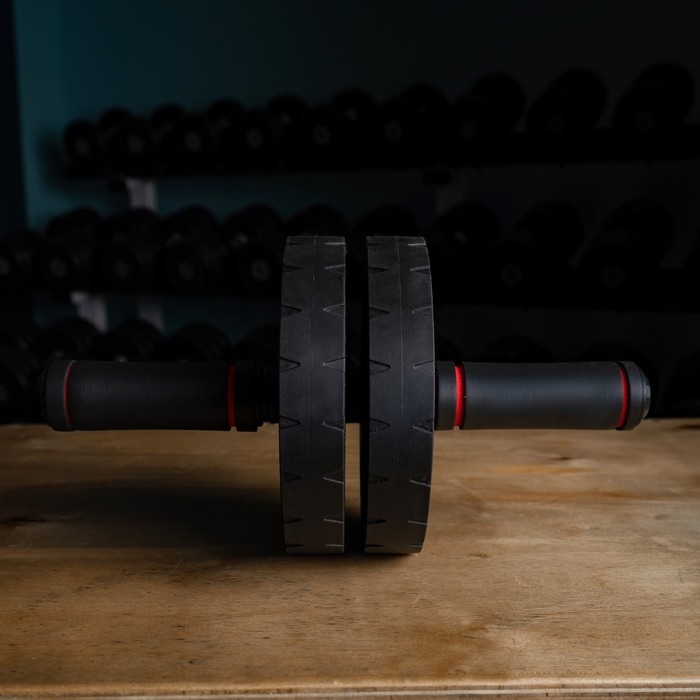 Ролик для пресса ONLYTOP, 31х17х17 см, с ковриком, цвет чёрный Ролик для пресса ONLYTOP, 31х17х17 см, с ковриком, цвет чёрный